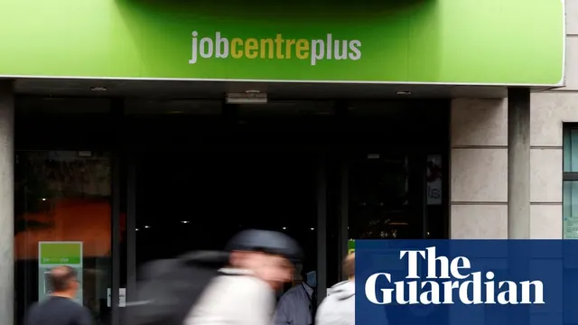 UK Unemployment Rises on Iran War Fallout; Gulf Oil Slick Spreads