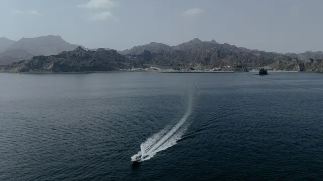 US-Iran Clashes Intensify, Oman Caught in Middle; Japan Banks Eye Stablecoins