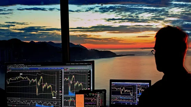 The Institutional Shield: Why Bitcoin ETFs Surge While Scams and Volatility Shake Retail Confidence