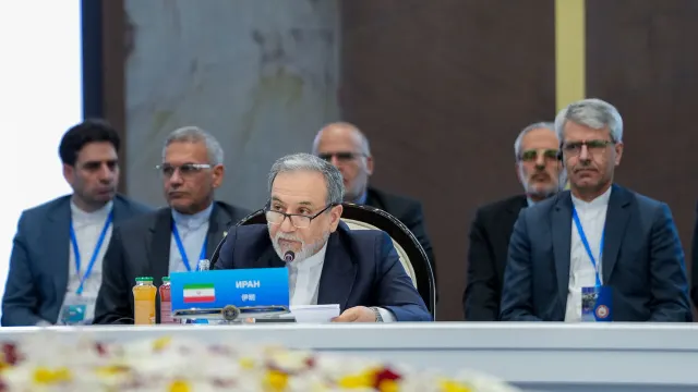 Tehran Warns Neighbors Over US Complicity as Trump Targets Frozen Assets and Global Trade
