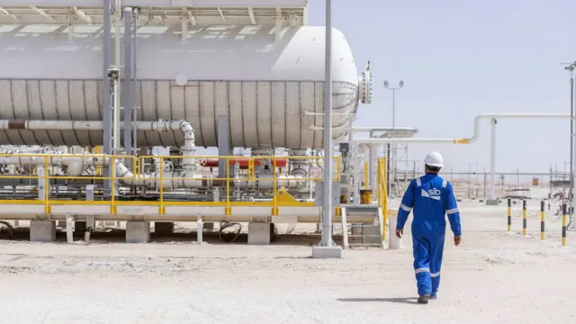 Energy Giants Pivot to AI Infrastructure as Middle East War Risks and 6% Yields Loom