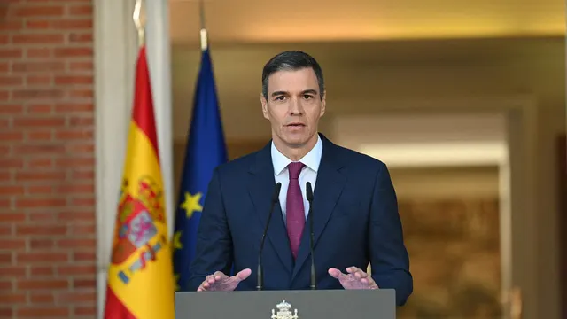 Spain Slams EU Over Ceuta Crisis as Toman Hits 194,600 Amid Regional Corridor Pivot