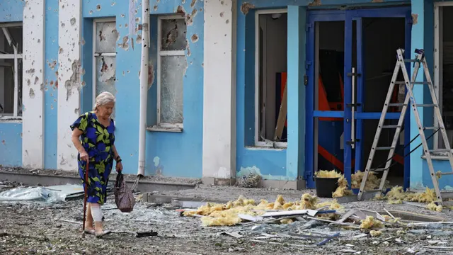 Ukraine Launches Massive 456-Drone Swarm on Russia as Tehran Markets Hold Breath Amid Hormuz Standoff