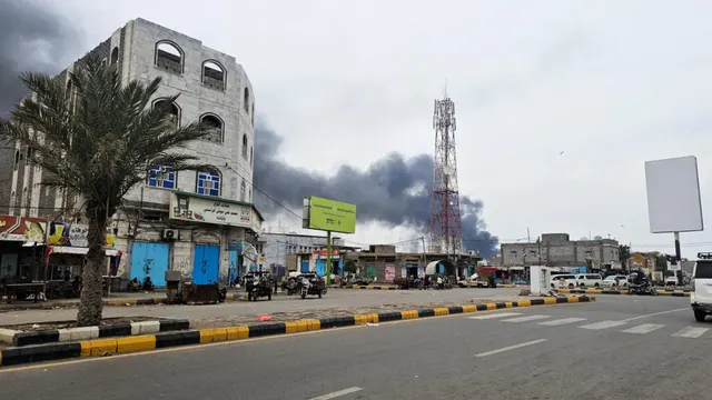 Hormuz Lockdown: Iran Hardens Demands as Houthi Strikes Hit Mocha Port