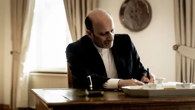 Tehran Rejects Global Arms Race as Bezos Enters Liverpool; Toman Trends Lower Amid Gold Surge