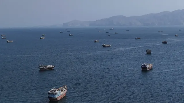 Middle East Oil Flows Surge, Boosting Iran's Wartime Leverage Amidst Sanctions