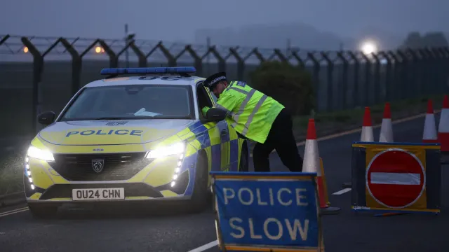 RAF Fairford Becomes Iran Flashpoint as Toman Slides Amid Security Jitters