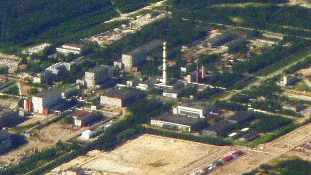Nuclear Power for AI: US Loans $5B for Data Centers, Russian Oil Flows Unabated