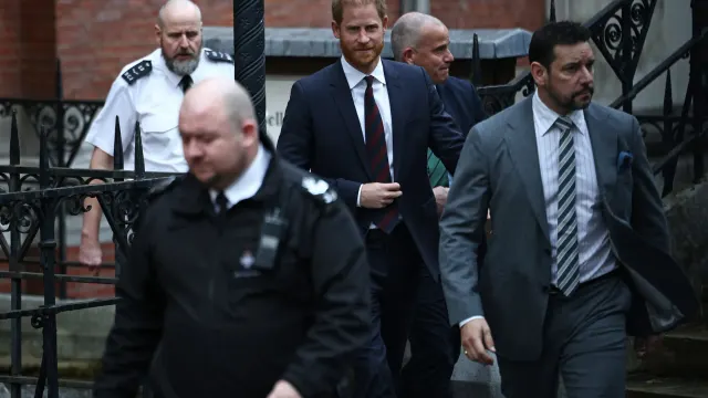 Prince Harry Faces $13M Legal Bill as Trump’s ‘Economic D-Day’ Chokes Iranian Oil Exports