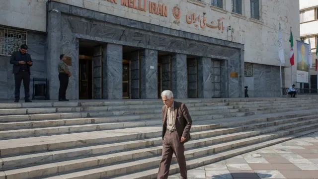 U.S. Declares 'Economic War' on Bank Melli; Tehran Moves to Criminalize Foreign Media Contact